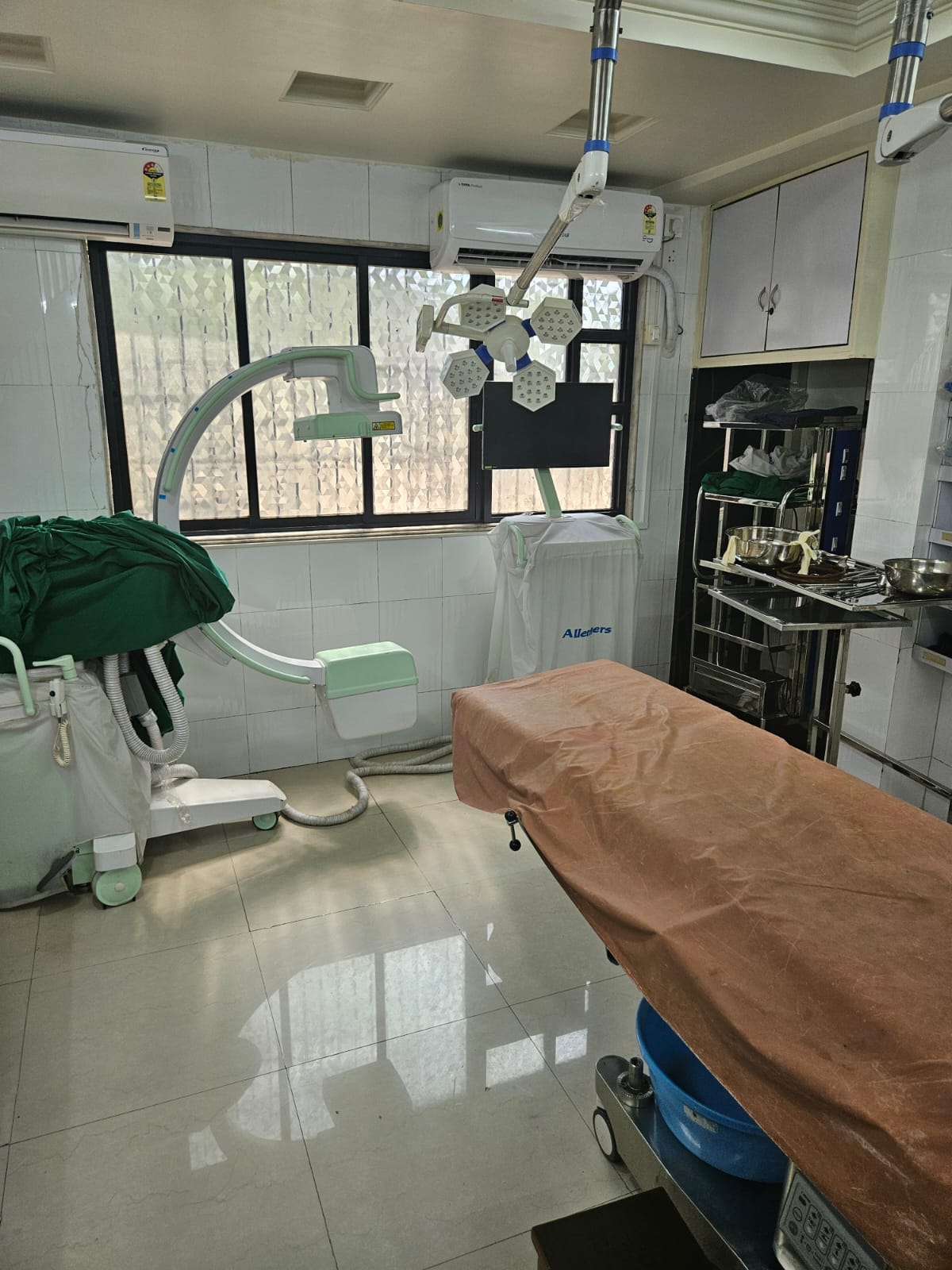 Clinical procedure room at Amrut Hospital